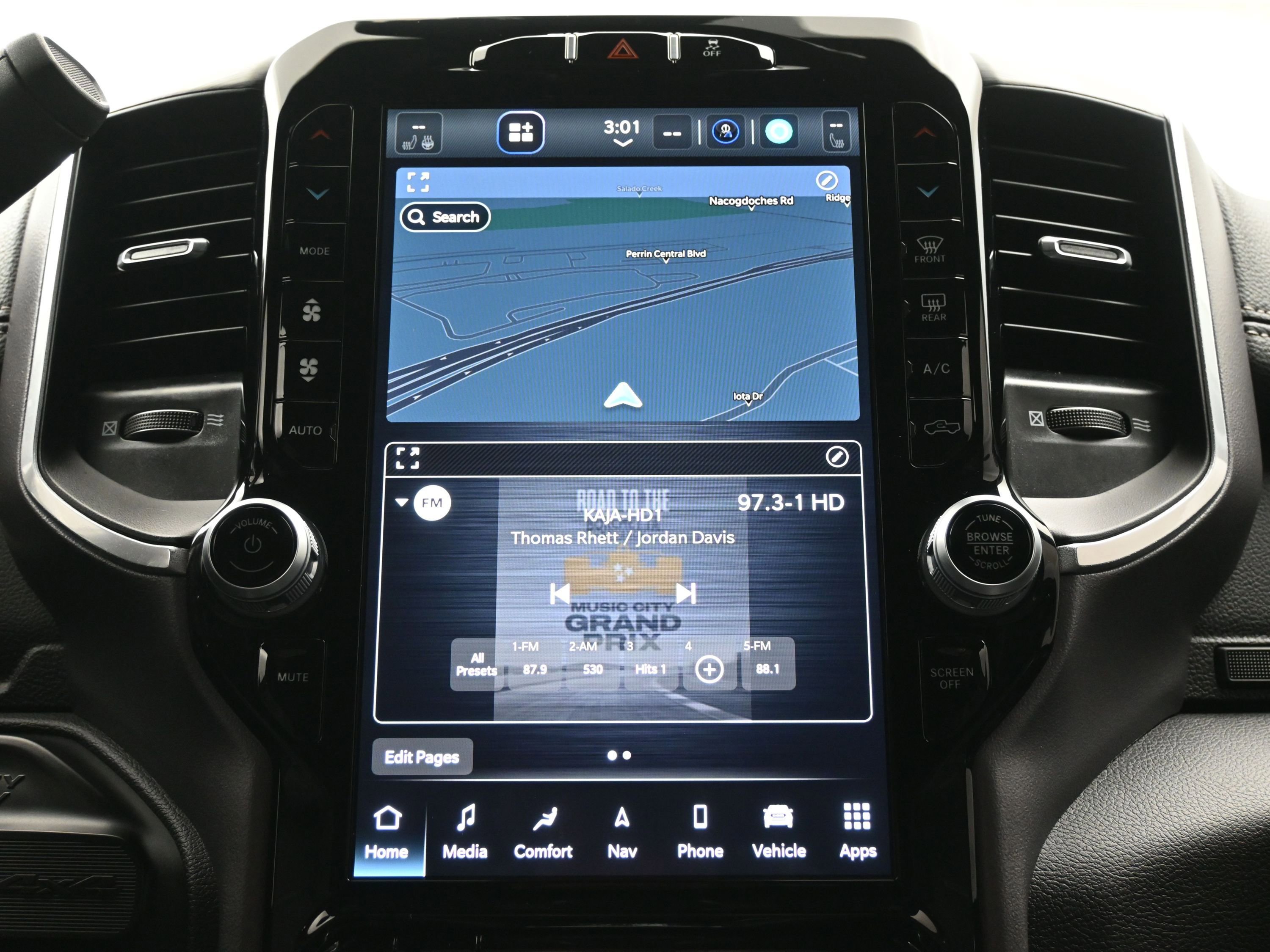 Used 2023 RAM 2500 Laramie w/ Night Edition image 29