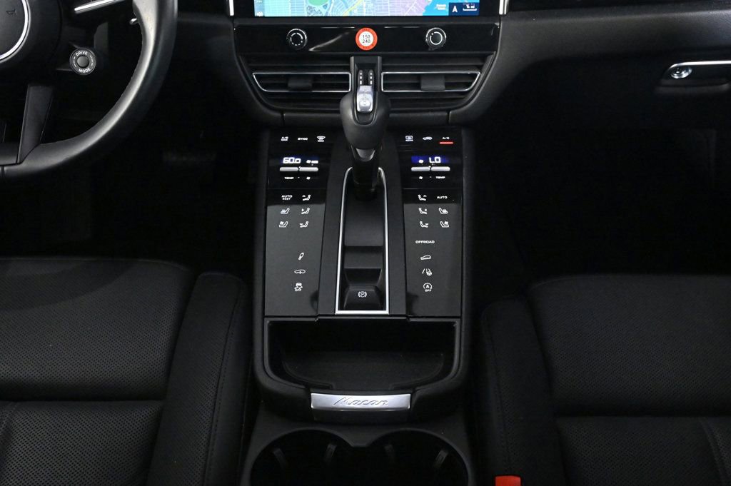 Certified 2023 Porsche Macan S image 17