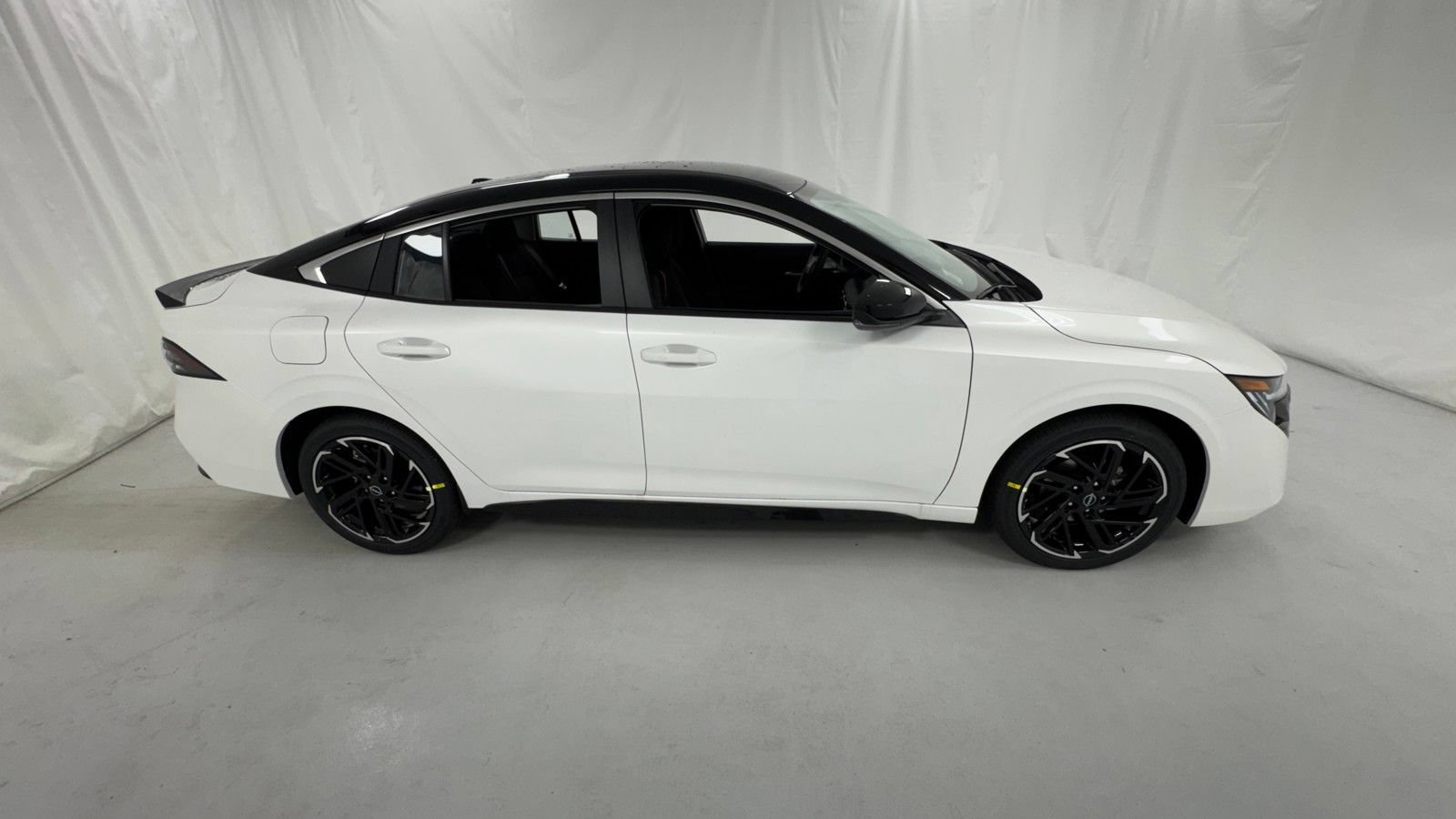 New 2026 Nissan Sentra SR w/ Floor Mat Package FWD image 2
