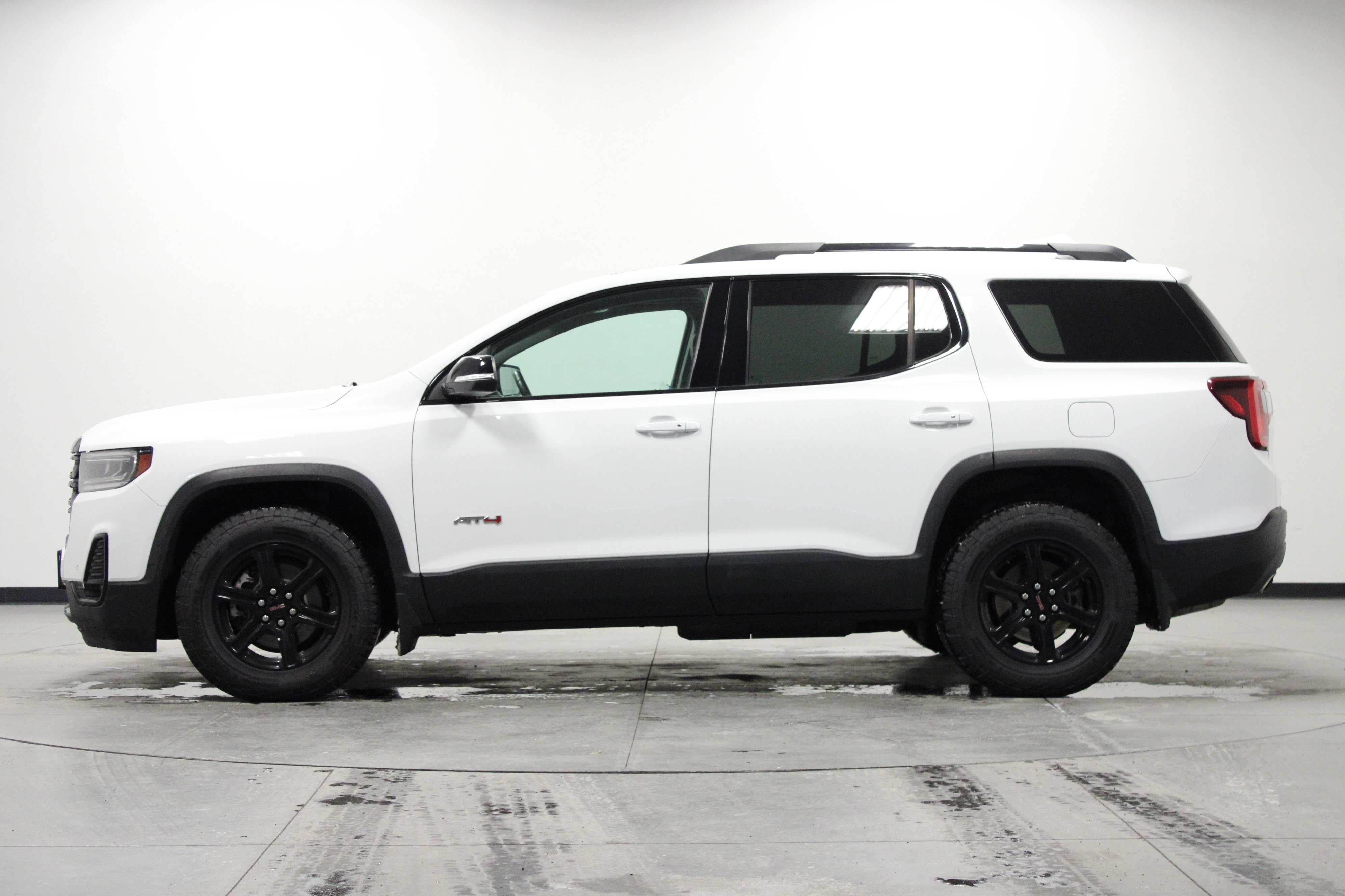 Used 2023 GMC Acadia AT4 w/ Preferred Package image 7