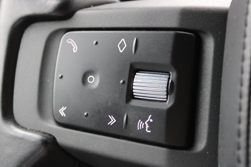 Used 2023 Land Rover Defender 130 X AWD/4WD image 18
