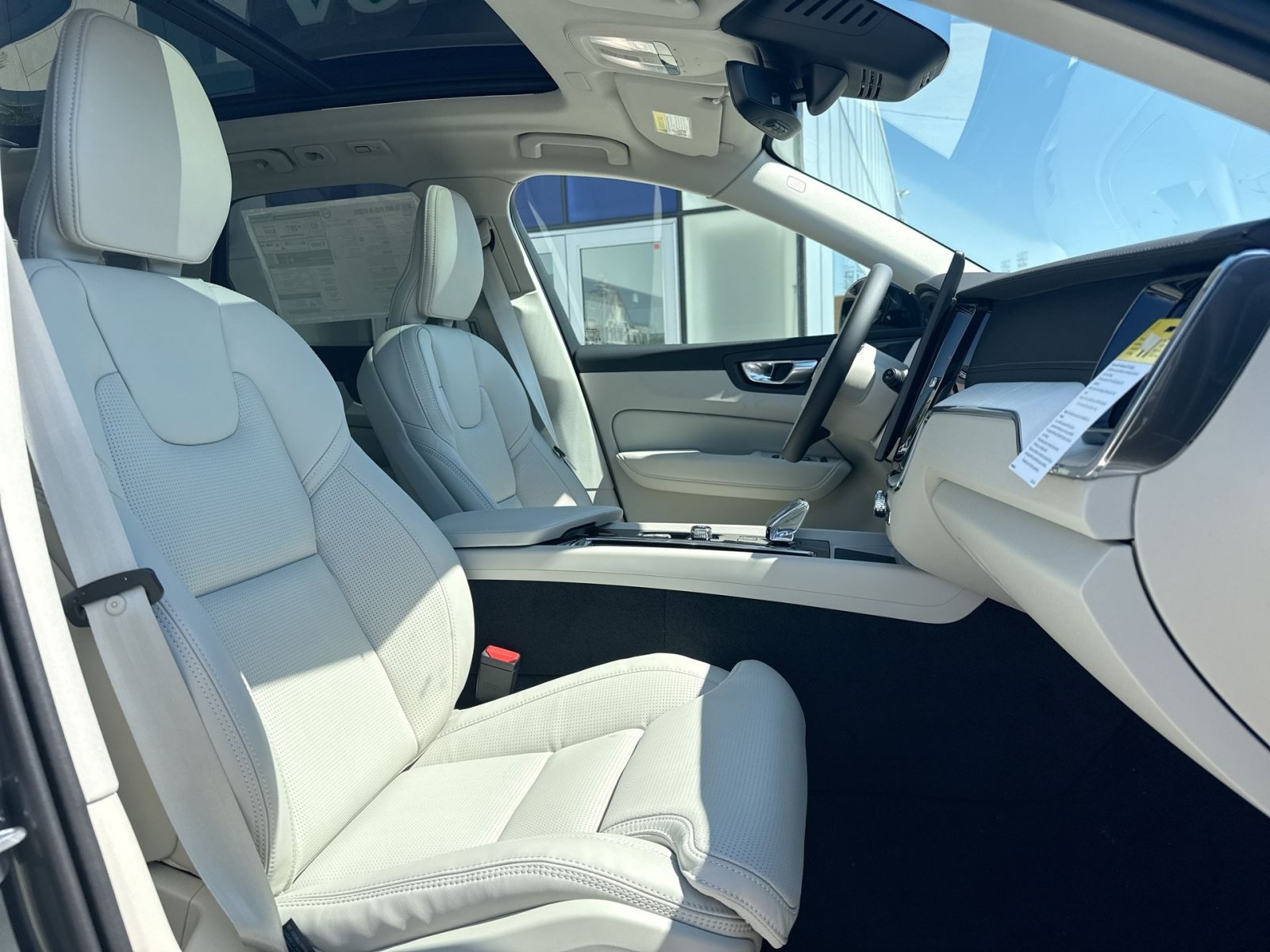New 2026 Volvo XC60 T8 Ultra w/ Climate Package AWD/4WD image 26