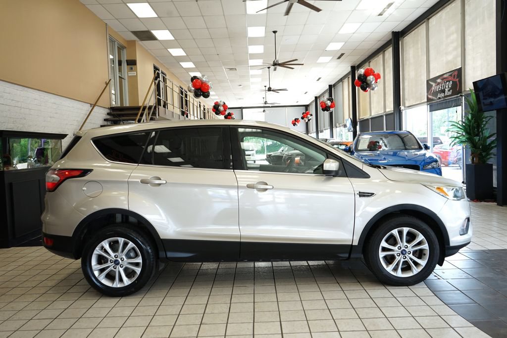 Used 2017 Ford Escape SE FWD image 17