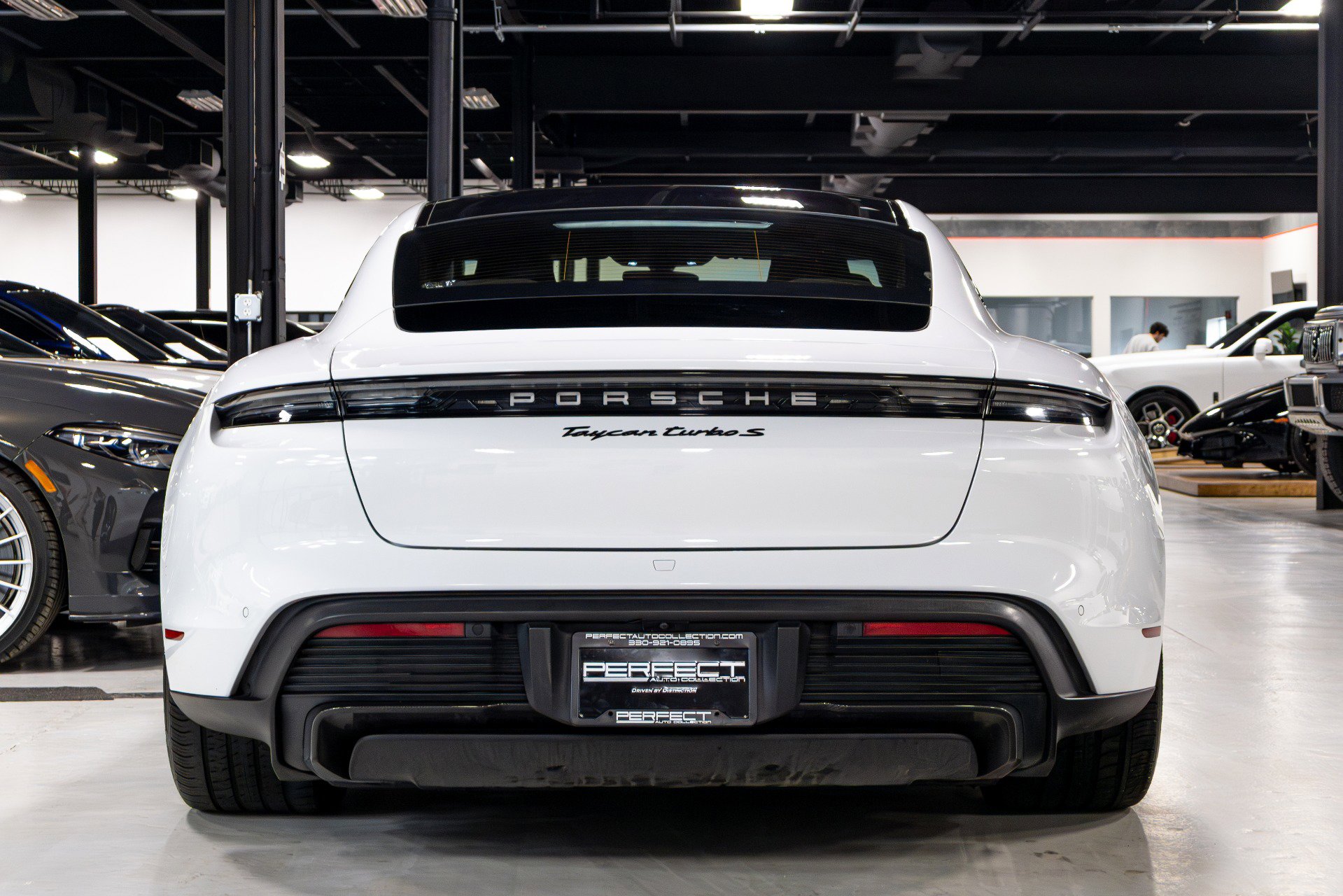 Used 2020 Porsche Taycan Turbo S image 15
