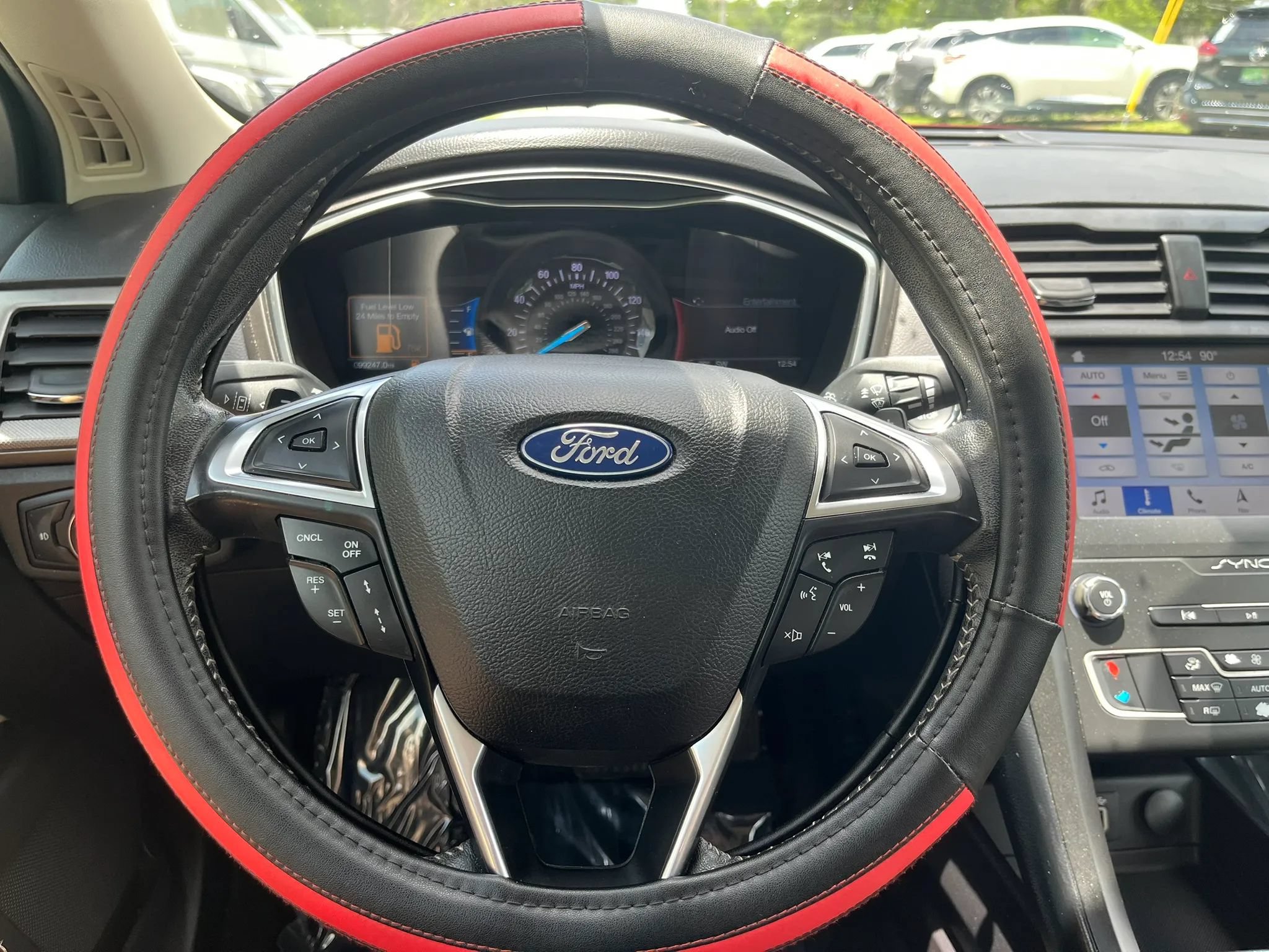 Used 2019 Ford Fusion SE w/ Equipment Group 151A FWD image 15