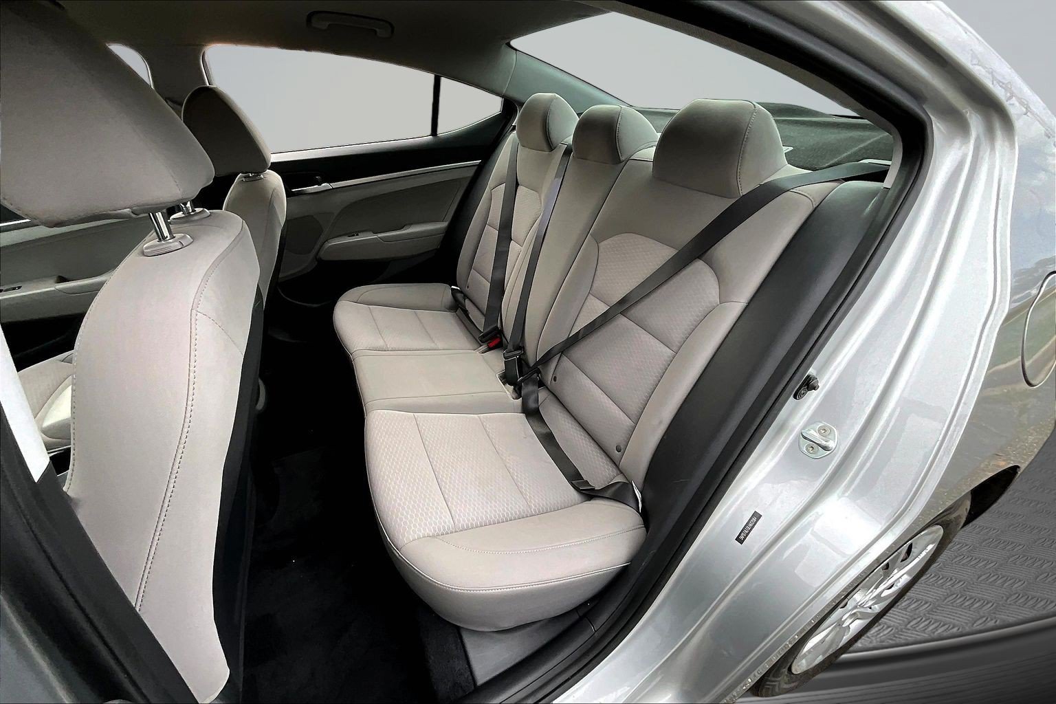 Used 2020 Hyundai Elantra SE FWD image 19