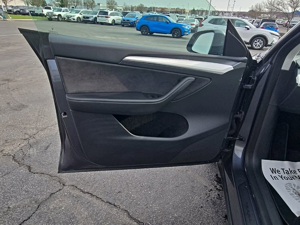 Used 2023 Tesla Model Y Long Range image 19
