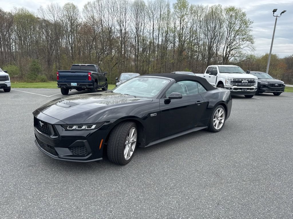 Used 2024 Ford Mustang GT Premium image 3
