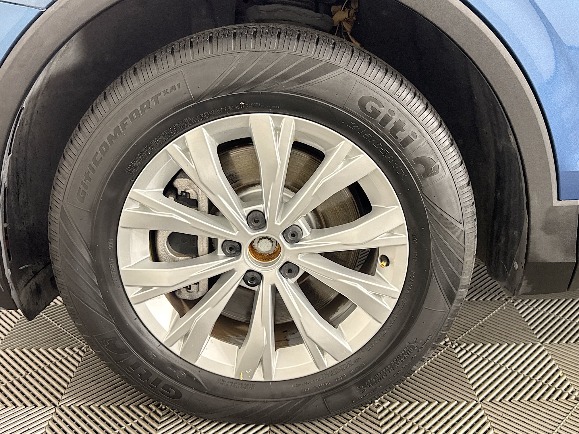 Used 2019 Volkswagen Tiguan SE FWD image 36