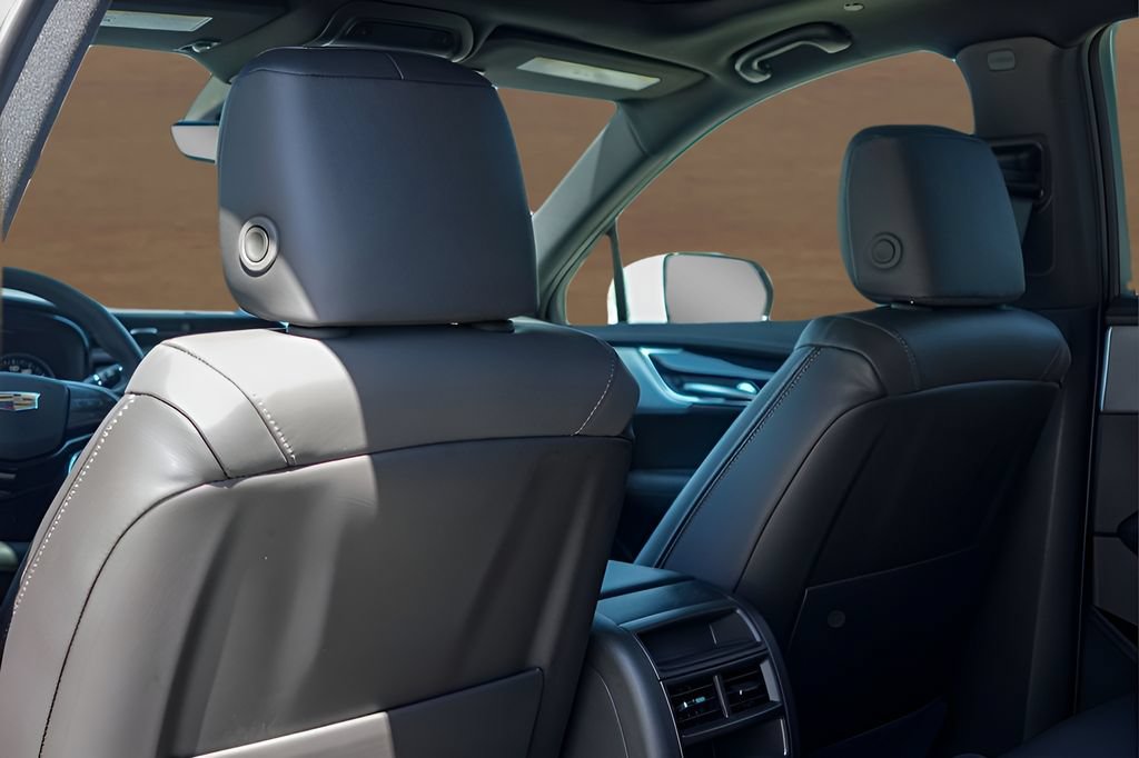 New 2026 Cadillac XT5 Premium Luxury w/ LPO, ONYX Package FWD image 20