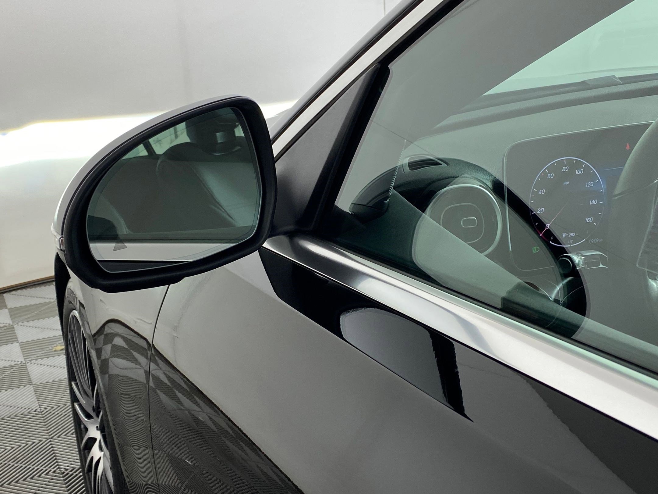 Used 2025 Mercedes-Benz C 300 4MATIC Sedan image 22