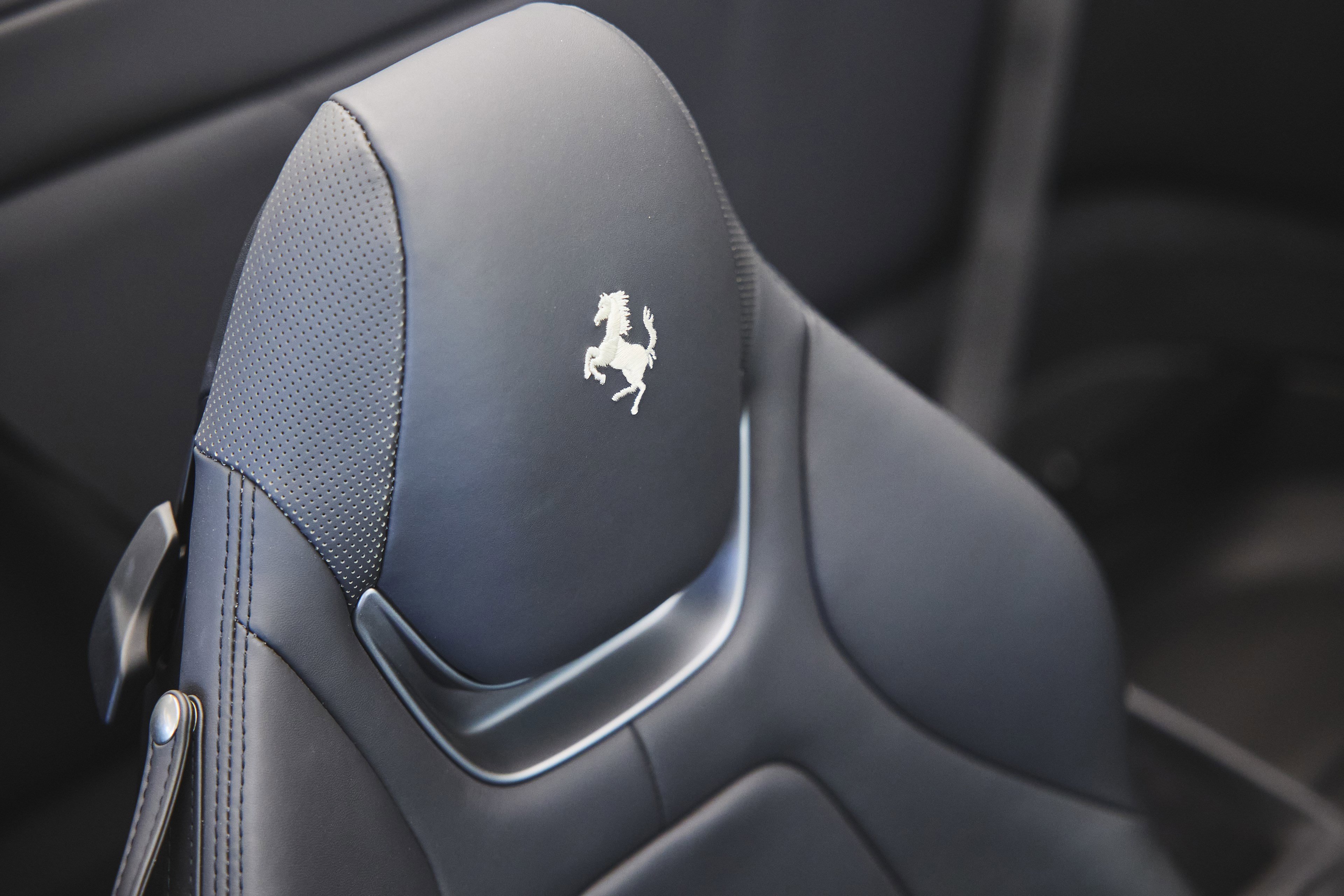 Used 2019 Ferrari Portofino RWD image 40