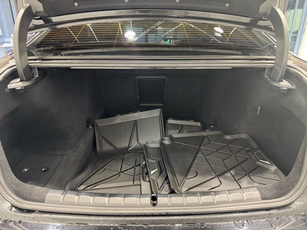 Used 2023 BMW 740i image 24