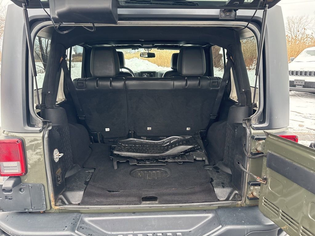 Used 2016 Jeep Wrangler Unlimited Rubicon image 11