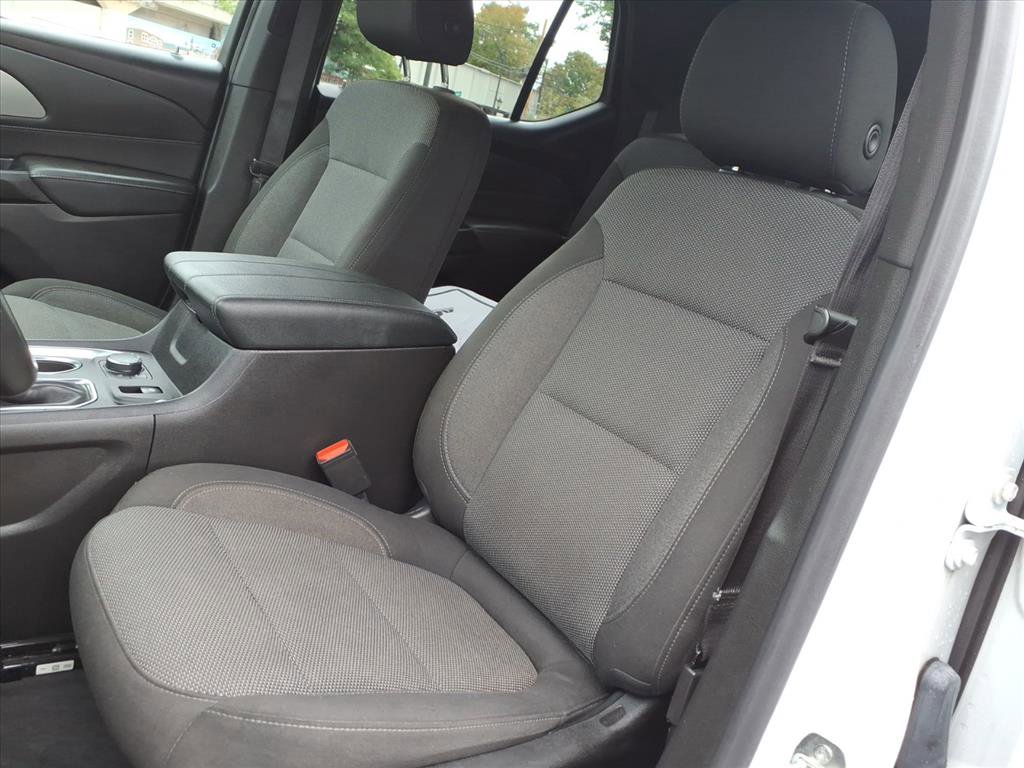 Used 2023 Chevrolet Traverse LT image 11