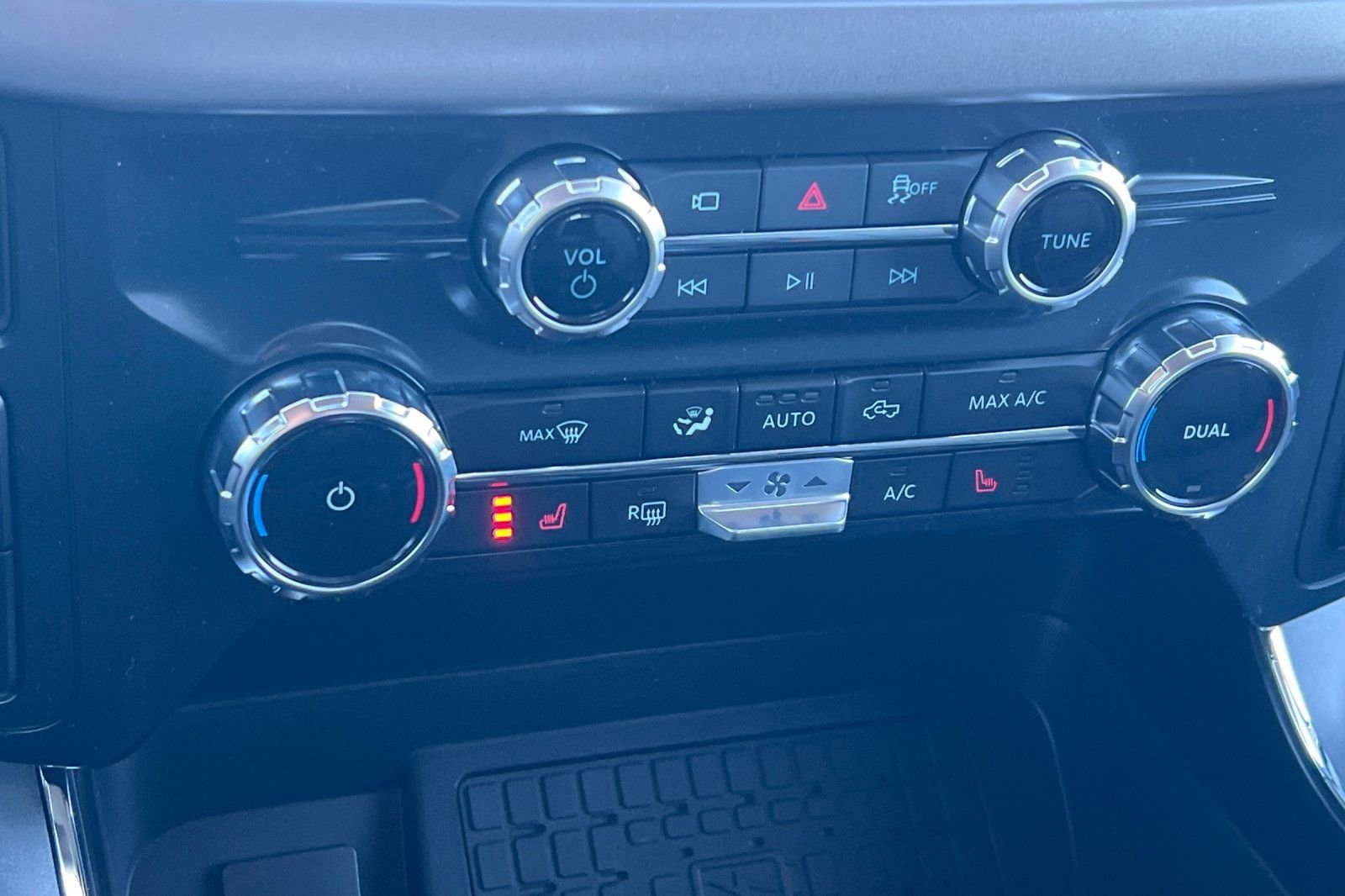 Used 2025 Ford F150 XLT w/ Equipment Group 302A MID image 19