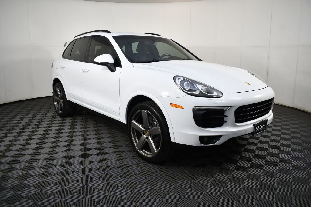 Used 2017 Porsche Cayenne Platinum Edition AWD/4WD image 4