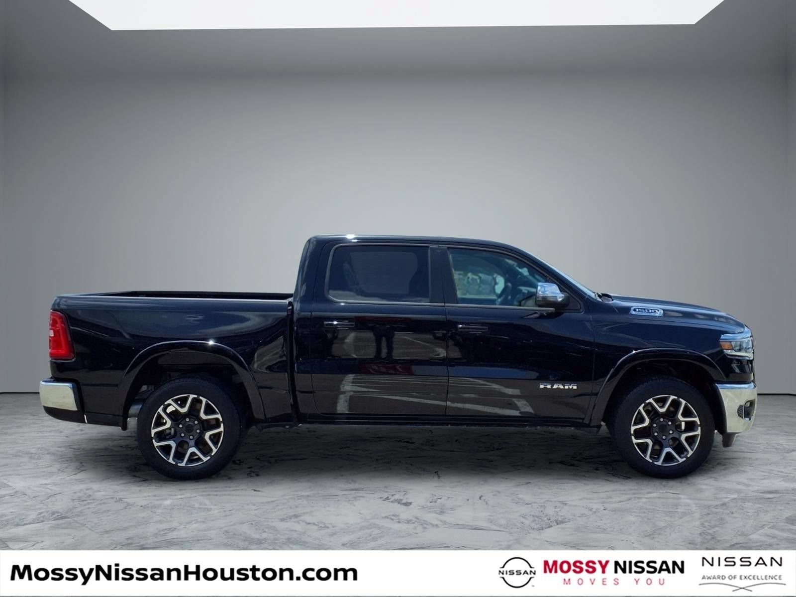Used 2026 RAM 1500 Laramie AWD/4WD image 8
