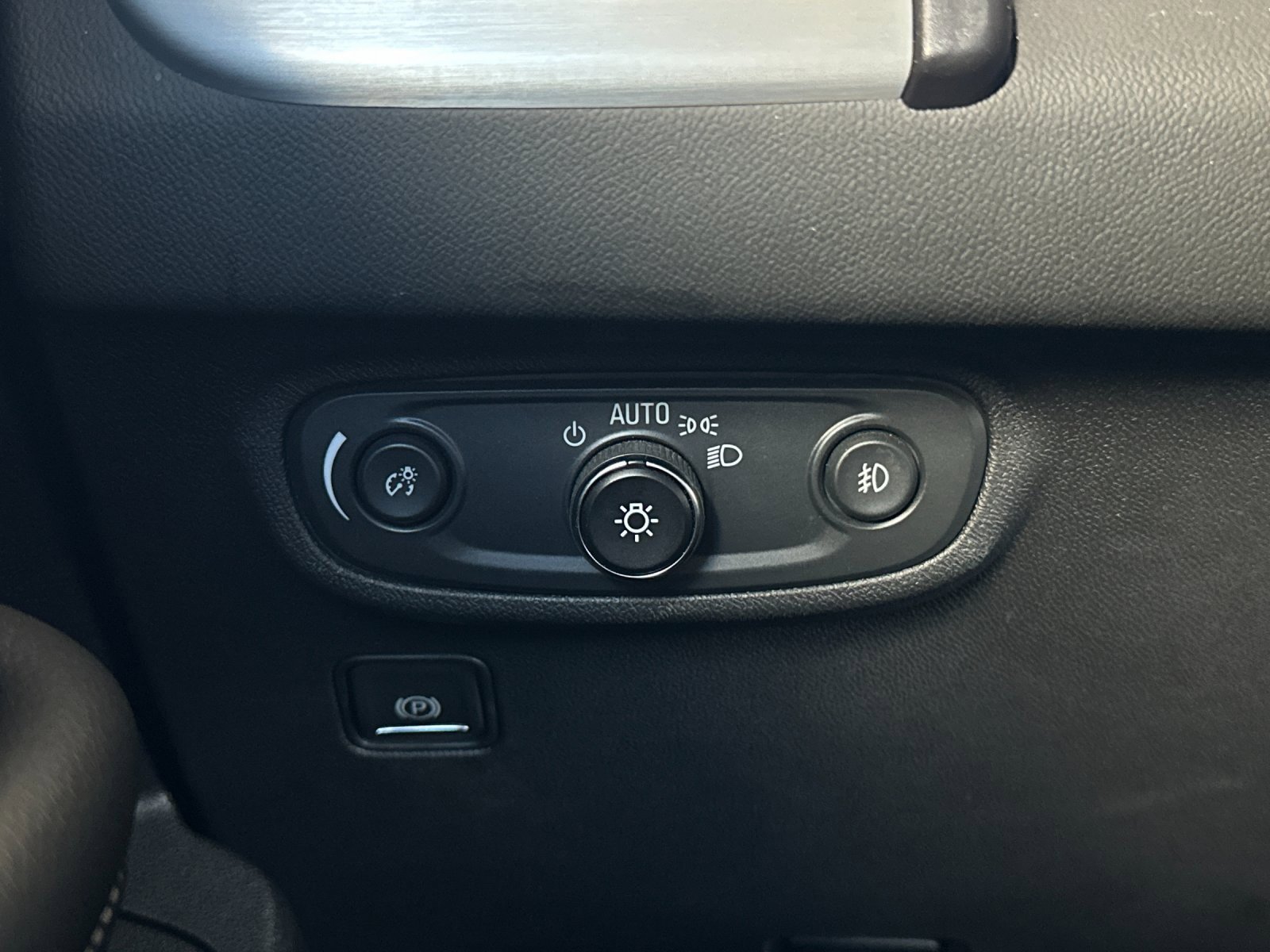 Used 2024 GMC Terrain SLT image 26