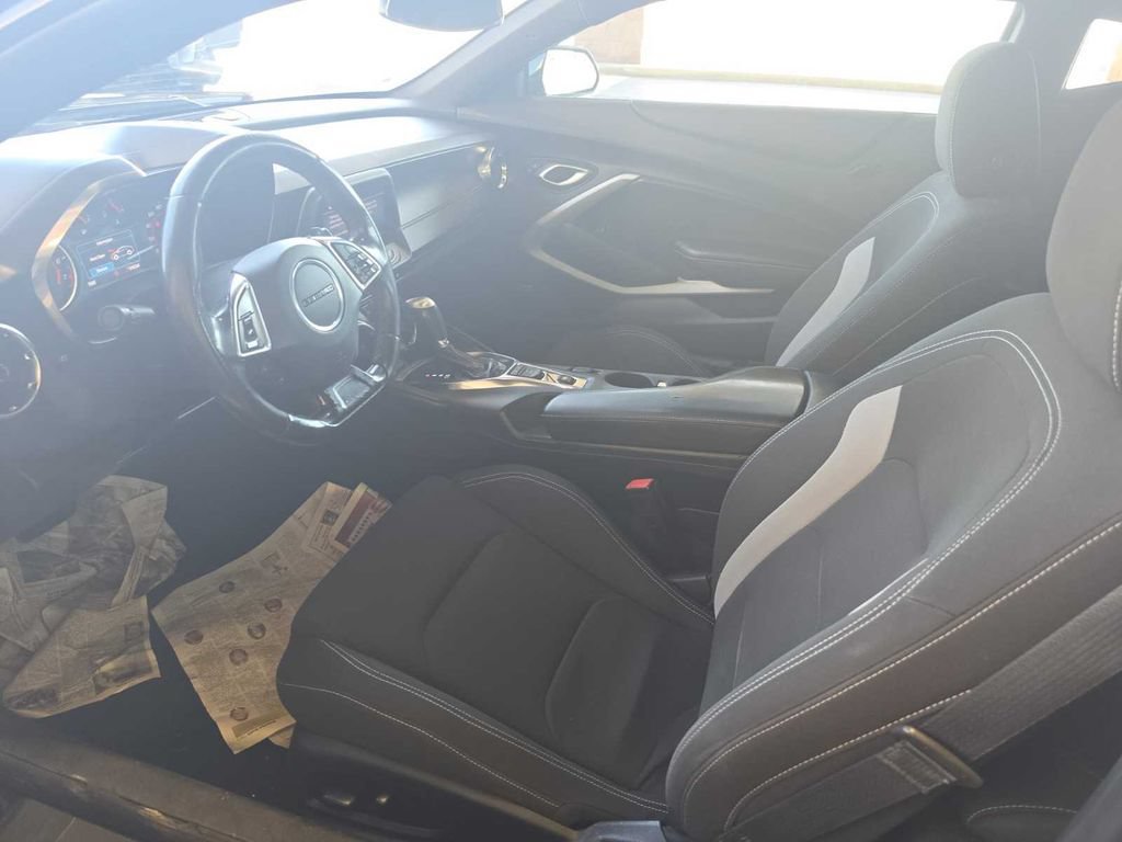 Used 2022 Chevrolet Camaro LT w/ Technology Package RWD image 5