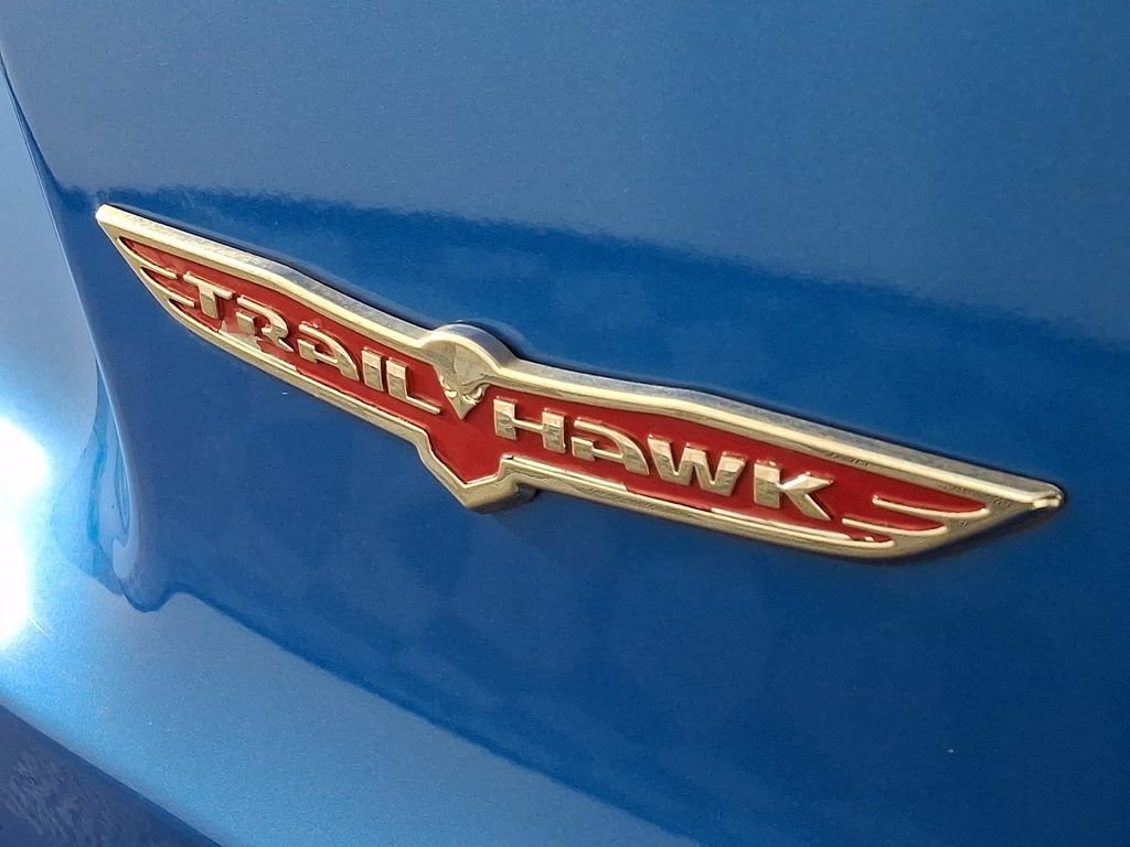 Used 2019 Jeep Cherokee Trailhawk w/ Cold Weather Group AWD/4WD image 31