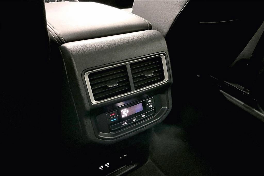 Used 2025 Volkswagen Atlas SE AWD/4WD image 30