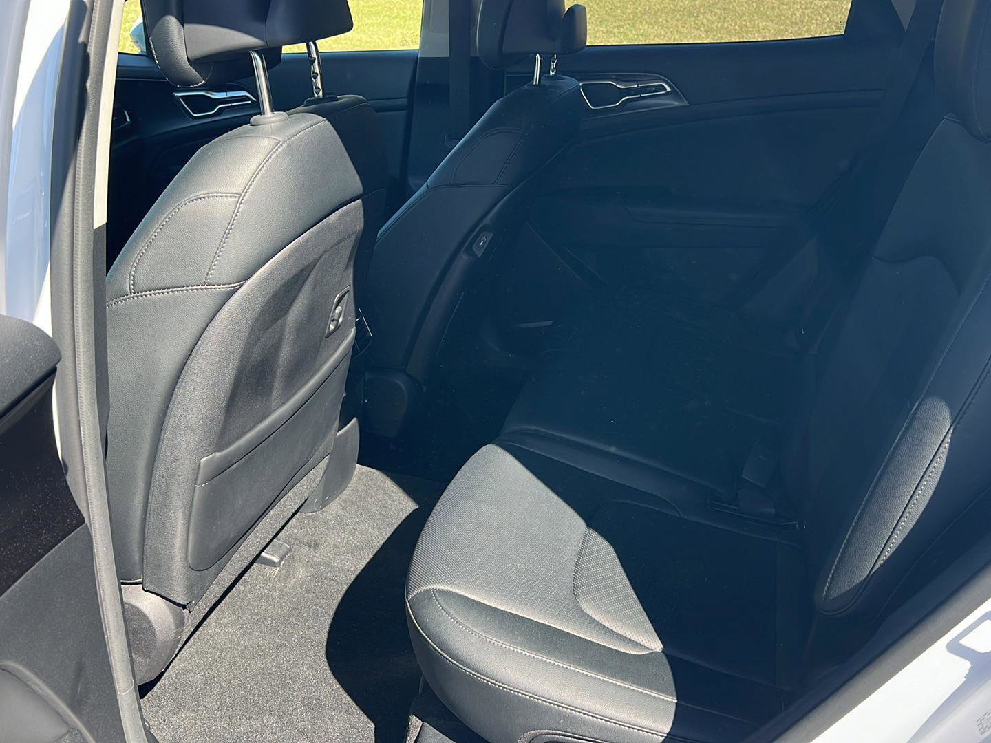 Used 2023 Kia Sportage EX image 11