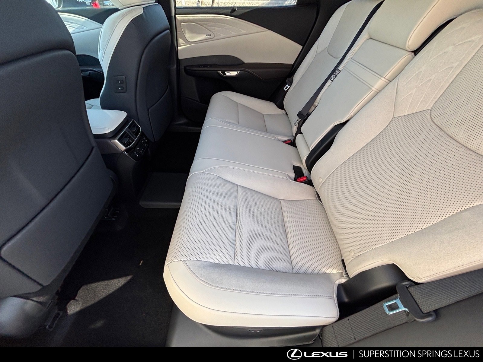 New 2026 Lexus RX 450h AWD image 13