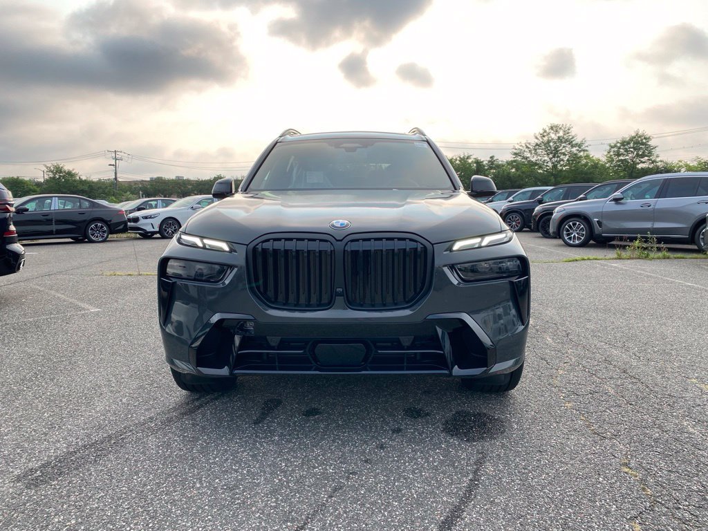 New 2027 BMW X7 xDrive40i w/ Executive Package AWD/4WD image 2