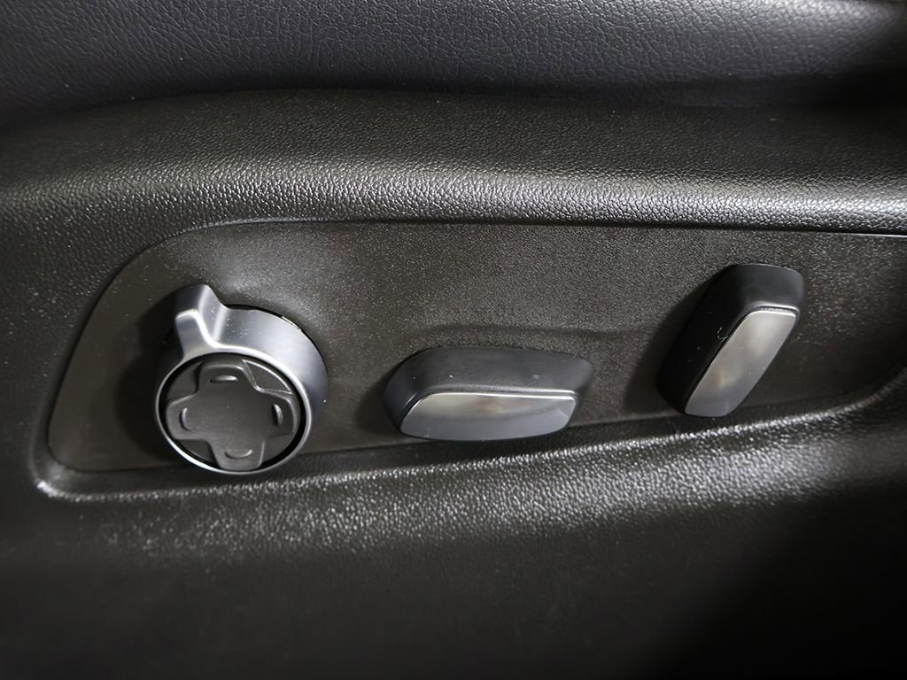 Used 2023 Cadillac XT4 Sport image 31