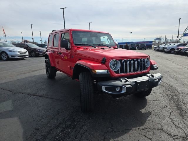 Used 2025 Jeep Wrangler Unlimited Sahara w/ Safety Group image 11