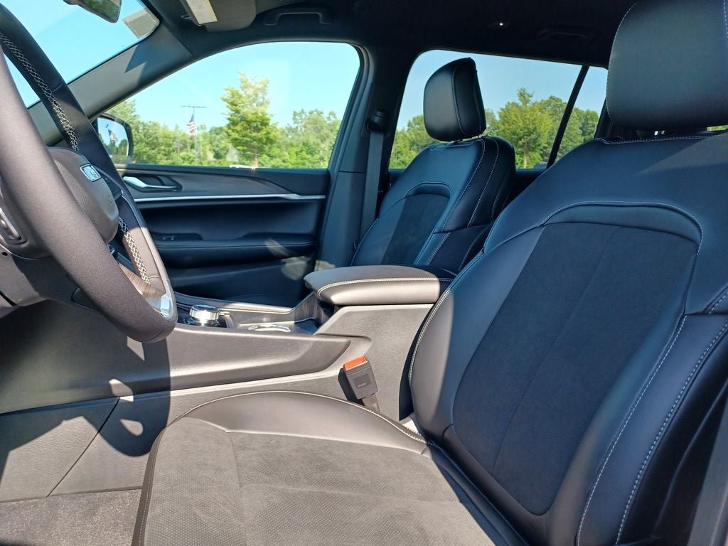 New 2026 Jeep Grand Cherokee L 4WD image 7