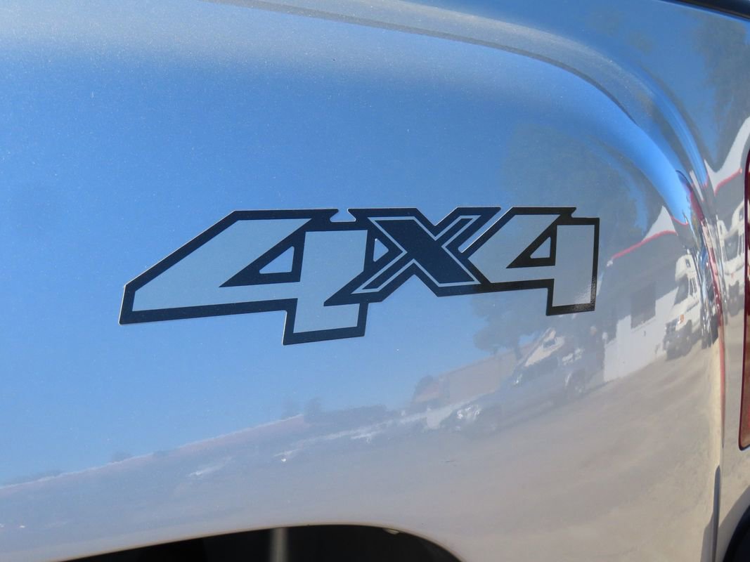 Used 2010 GMC Sierra 3500 SLT w/ SLT Convenience Package image 7