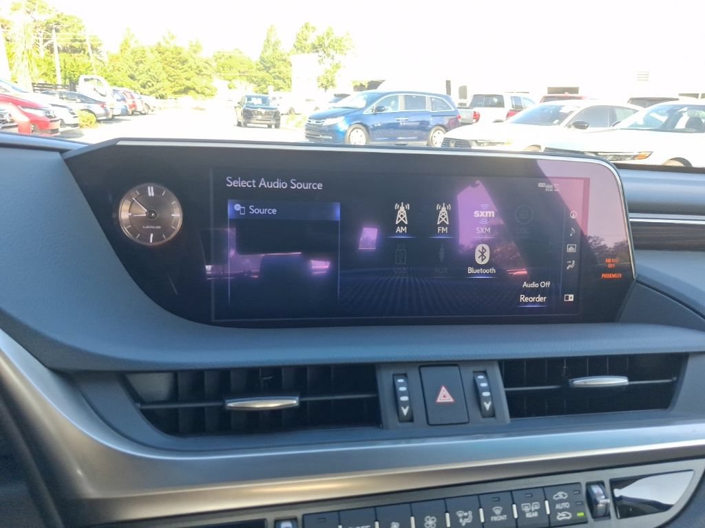 Used 2019 Lexus ES 350 Ultra Luxury w/ Accessory Package 2 FWD image 28