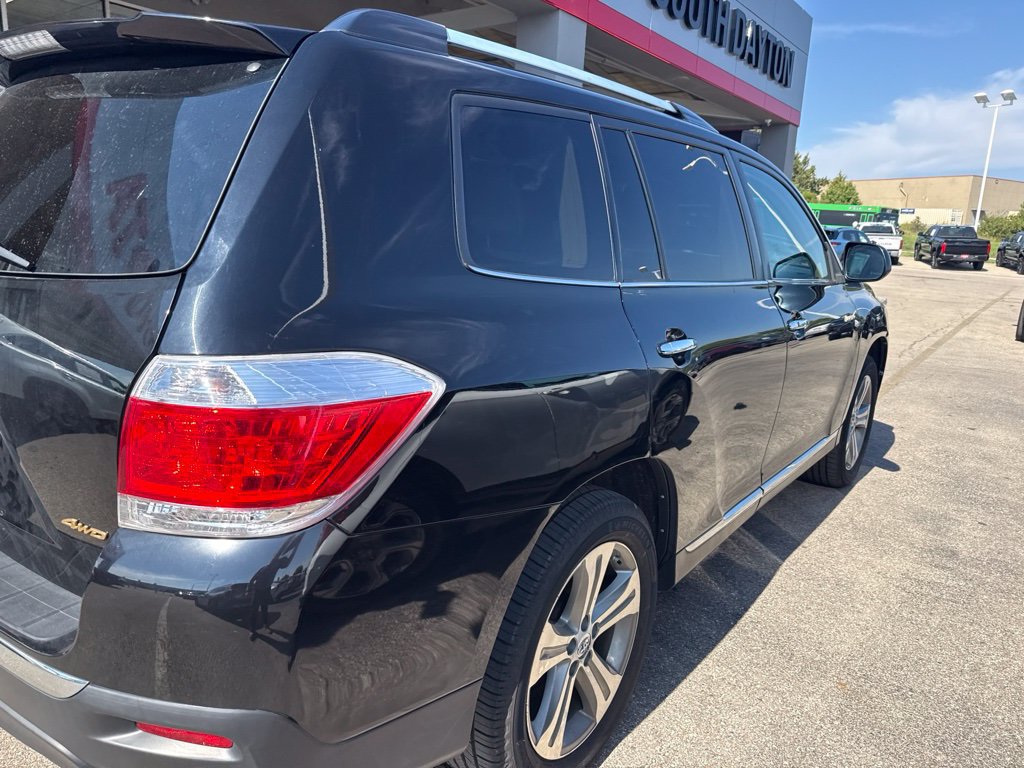 Used 2011 Toyota Highlander Limited w/ Tow Pkg AWD/4WD image 2