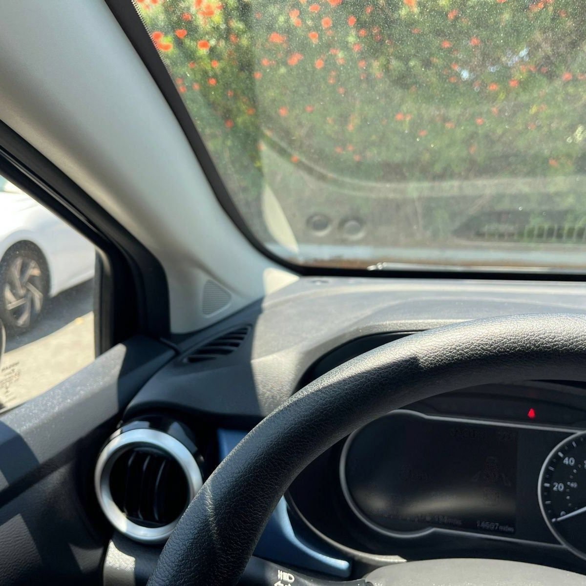 Used 2025 Nissan Versa SV FWD image 30