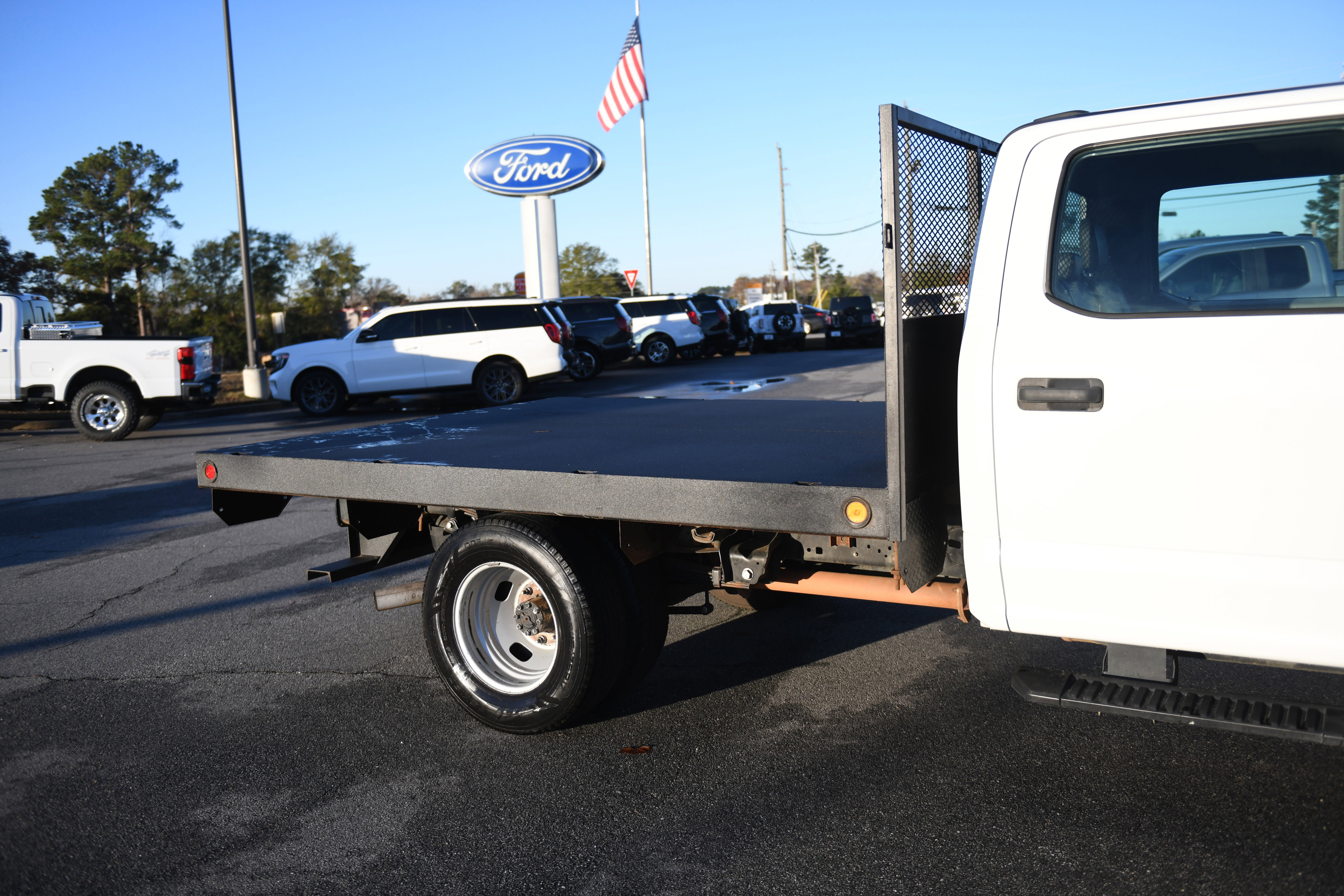 Used 2020 Ford F350 XL w/ Power Equipment Group image 7