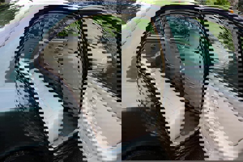 Used 1998 Oldsmobile Intrigue GL image 6