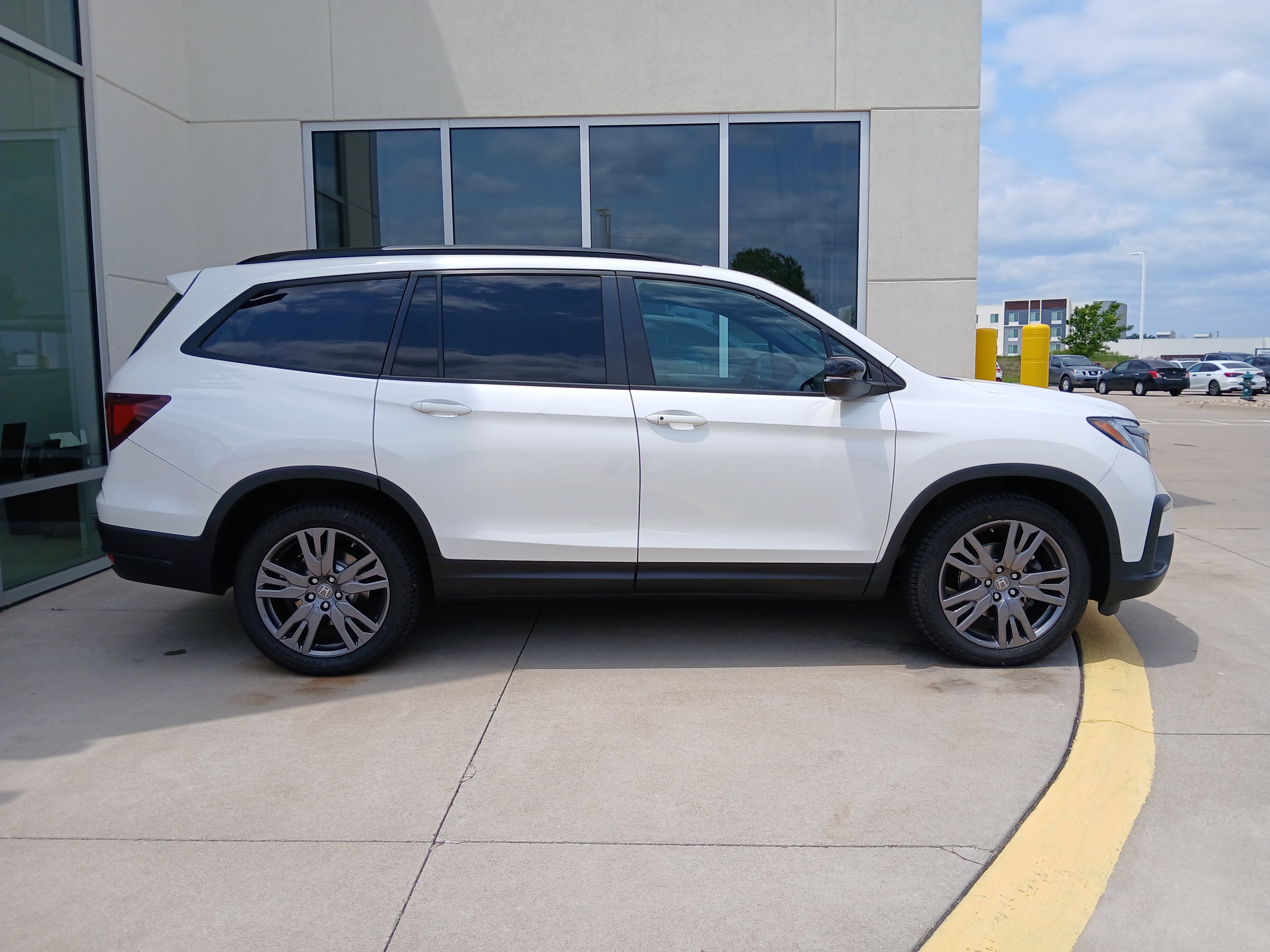 Used 2022 Honda Pilot Sport image 6