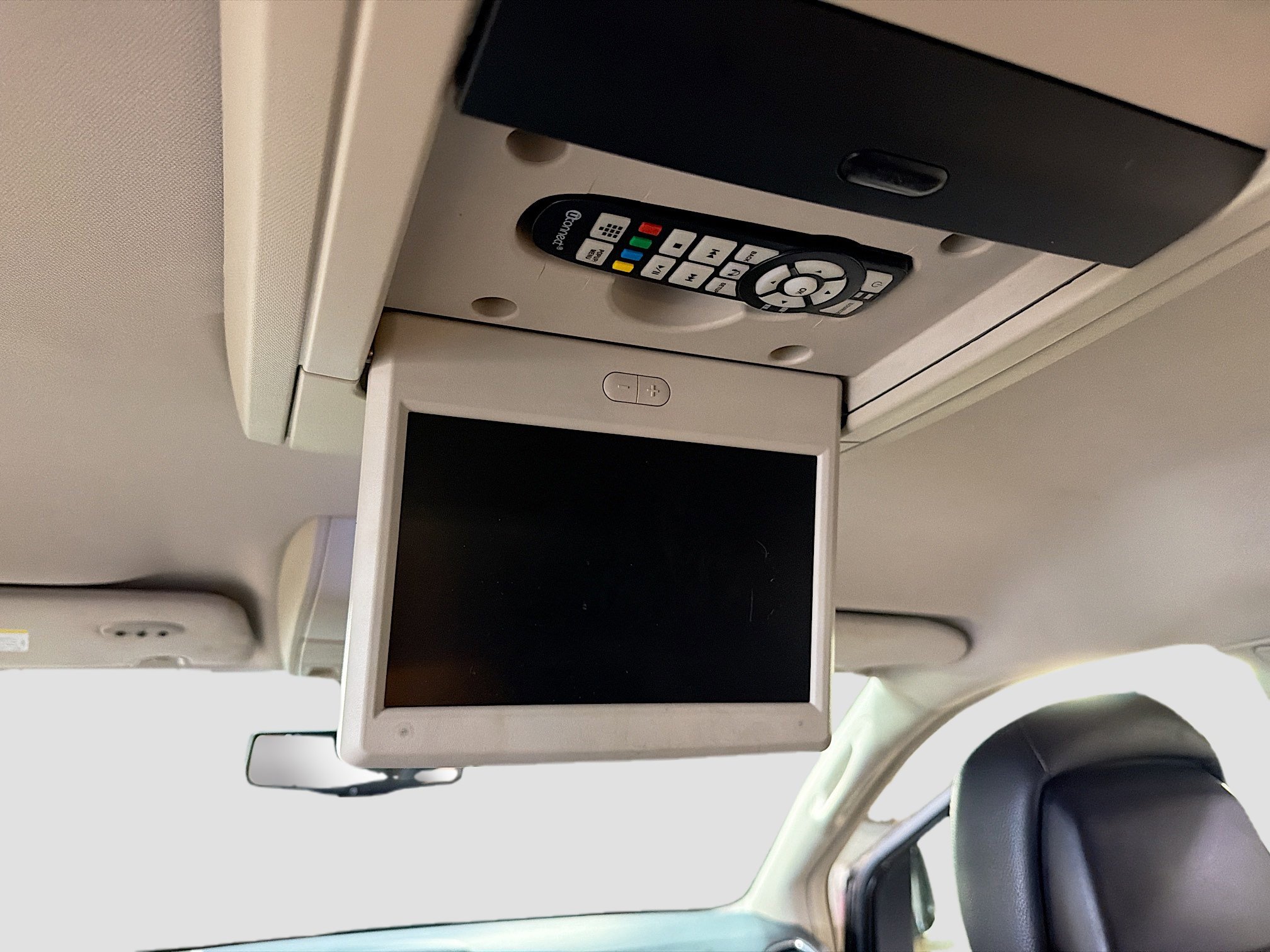 Used 2015 Chrysler Town & Country Touring w/ Driver Convenience Group FWD image 21