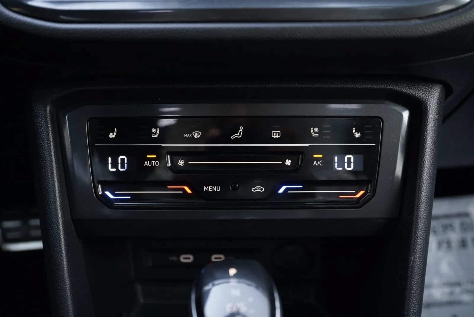 Used 2022 Volkswagen Tiguan SEL R-Line AWD/4WD image 46