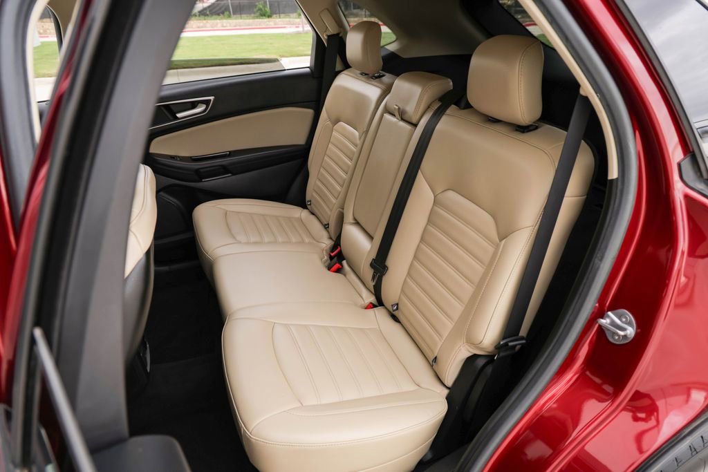 Used 2019 Ford Edge SEL w/ Equipment Group 201A FWD image 29