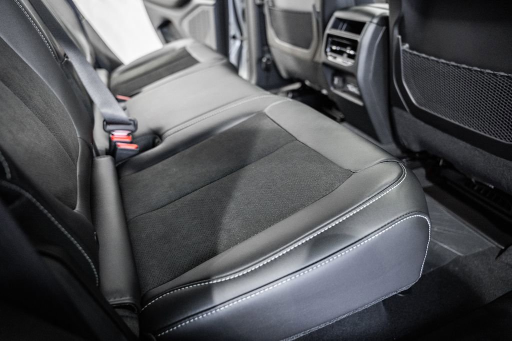 New 2025 Jeep Grand Cherokee Altitude image 30