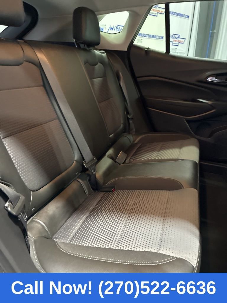 Used 2025 Chevrolet Trax LT image 37