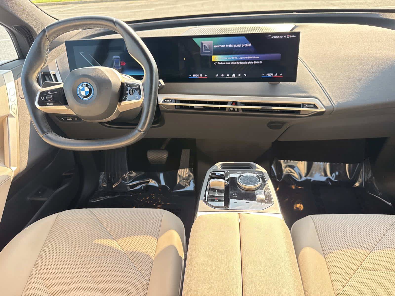Used 2024 BMW iX xDrive50 w/ Sport Package AWD/4WD image 17