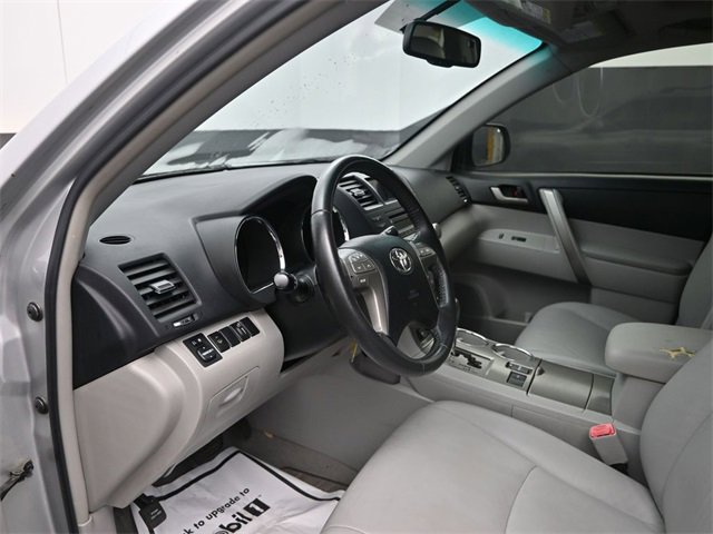 Used 2010 Toyota Highlander SE image 7