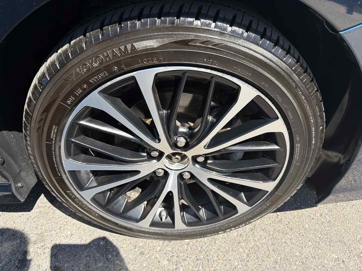 Used 2019 Toyota Camry SE FWD image 18