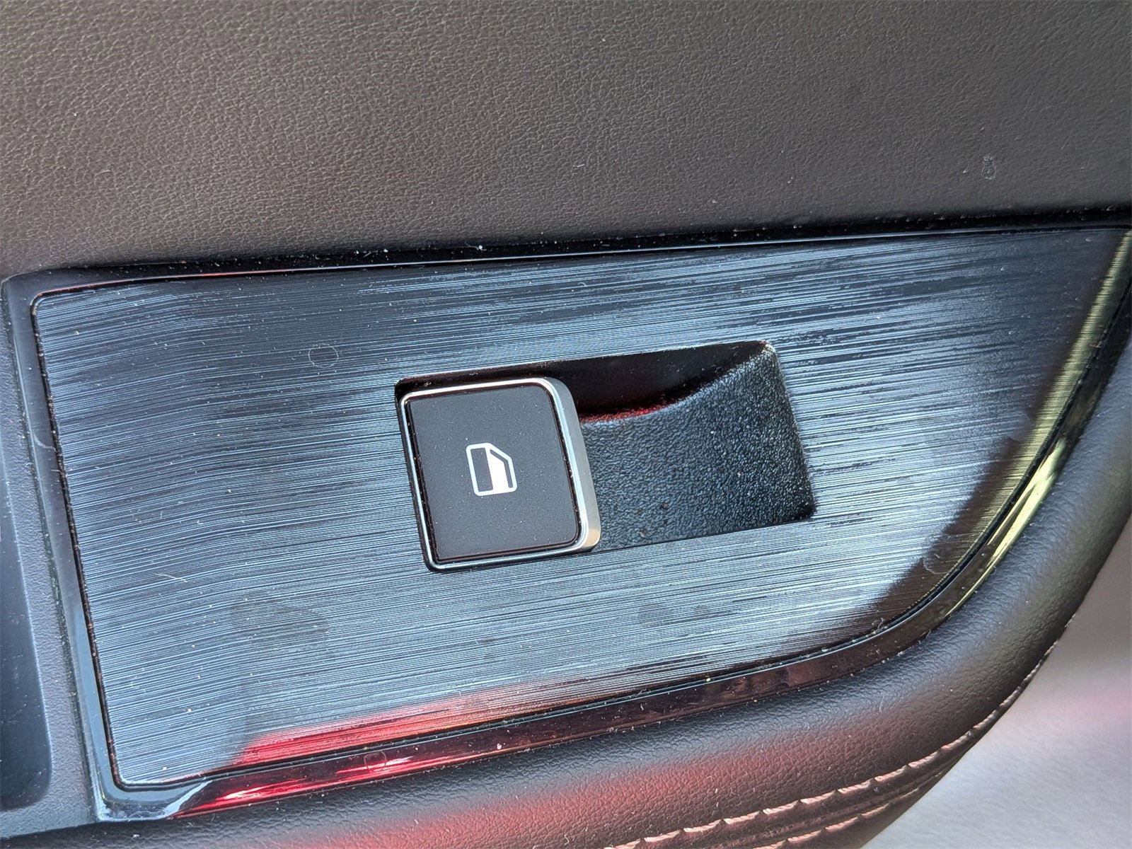 Used 2023 Nissan Rogue SL image 29