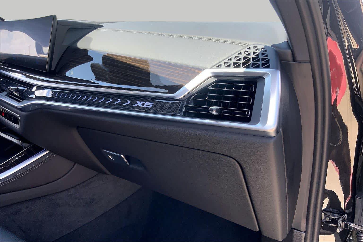 Used 2024 BMW X5 xDrive40i w/ Premium Package AWD/4WD image 18