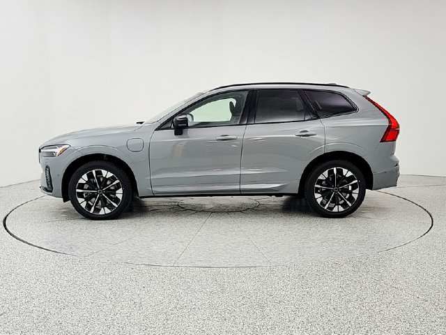 New 2026 Volvo XC60 T8 Plus w/ Climate Package AWD/4WD image 8
